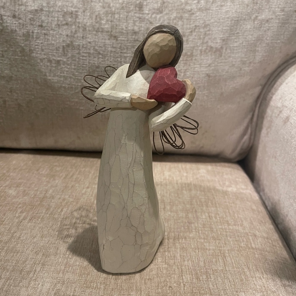 Willow Tree Angel of the Heart by Demdaco